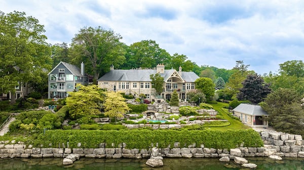 Mississauga mansion with lakefront views has a driving range on the roof