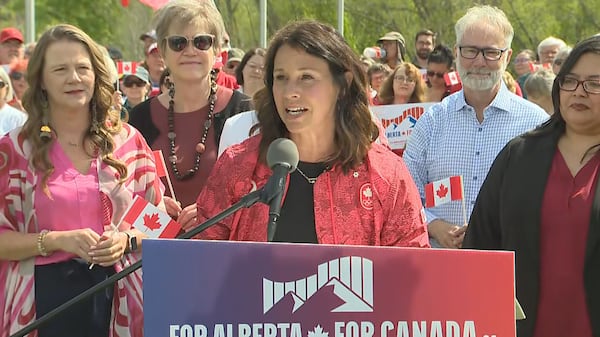WATCH: Danielle Smith responds to Alberta's referendum for a referendum
