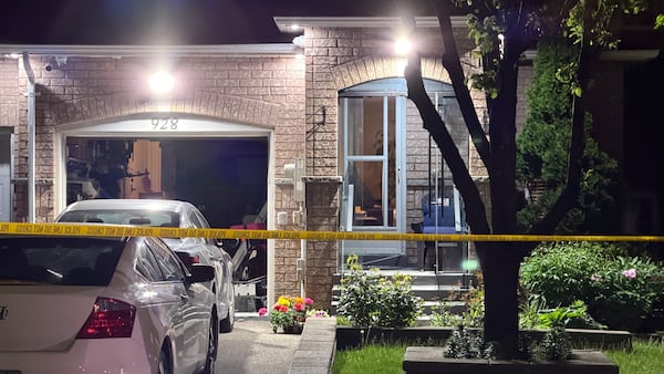 2 men reportedly stabbed during home invasion in Mississauga